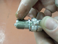 كيفية تثبيت Spark Plug