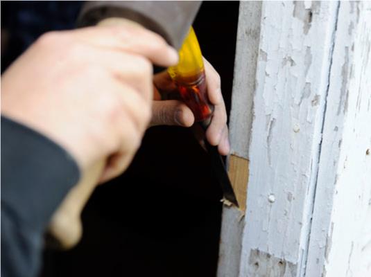 كيفية تثبيت قفل ديدبولت