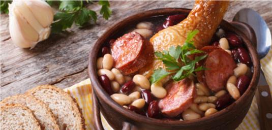 Cassoulet: طبق رئيسي غير مكلف لعيد الميلاد