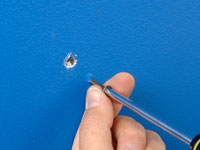 كيفية إصلاح الملوثات العضوية الثابتة في الجدران والأسقف