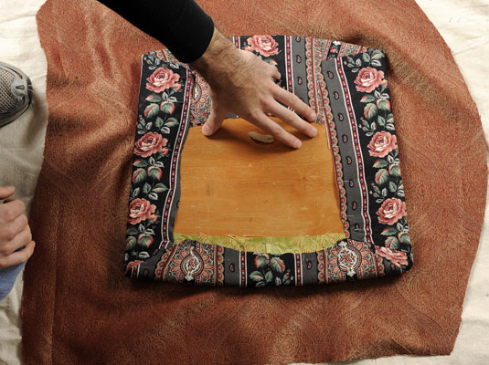 إعادة تنجيد كراسي غرفة الطعام