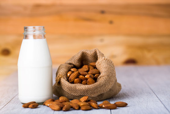 اختر بدائل الحليب المناسبة لتحلية الكيتو