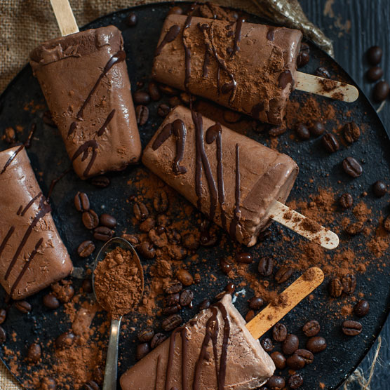 حافظ على البرودة مع آيس كريم كيتو والحلويات المجمدة