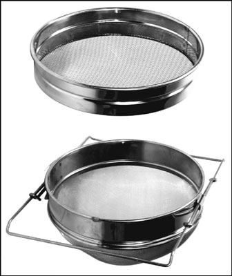 اختيار المعدات لاستخراج العسل من خلية النحل الخاصة بك