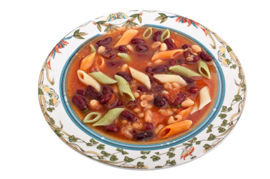 حساء المعكرونة والفاصوليا (باستا فاجيولي)