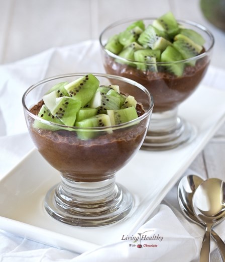 وصفة لبودنغ أفوكادو شوكولاتة باليو (خالي من الحبوب ، خالي من الألبان ، خالي من الغلوتين)