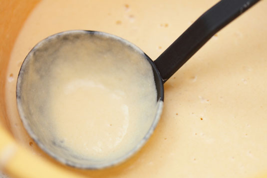 عجينة البان كيك الفرنسية الأساسية (PÃ ¢ tÃ © Ã CrÃªpes)