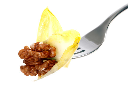 سلطة الهندباء والجوز البلجيكية (Salade de ChicorÃ¨e Ã lâ € ™ Huile de Noix)