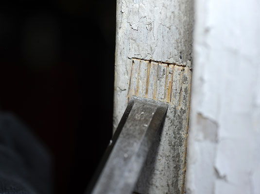 كيفية قطع نقر لقفل ديدبولت